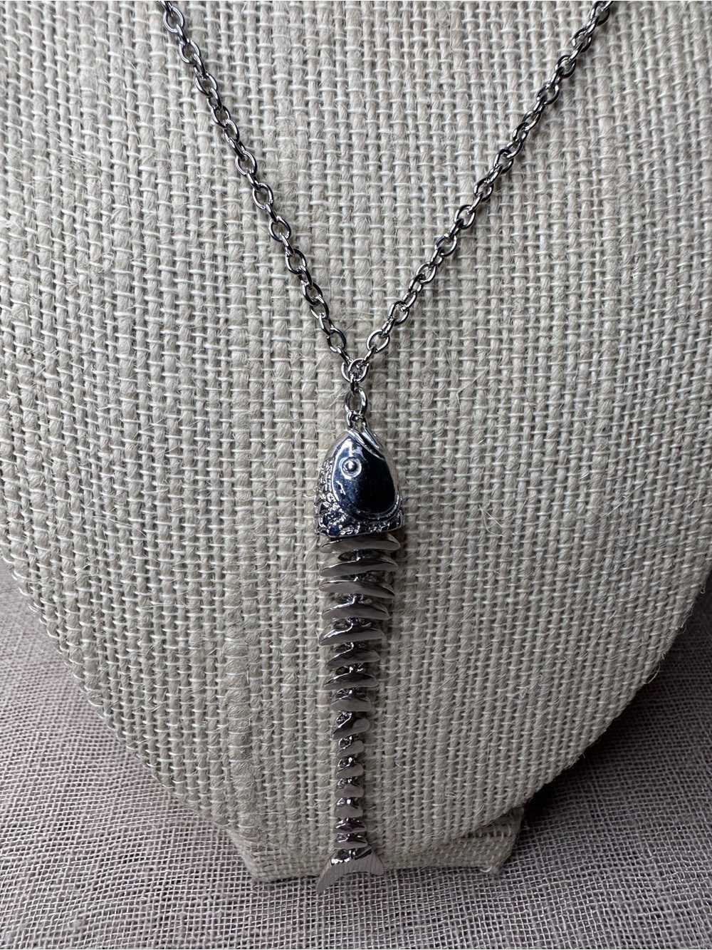 Articulated Fishbone Pendant Necklace - Silver